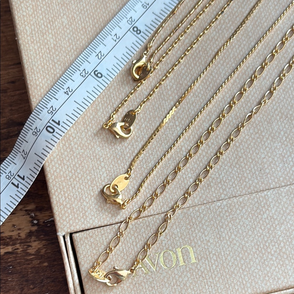 Vintage Avon 90s Gold Layered 18-22” Necklace Set Bundle of 4 Chains 18 NIB - Picture 11 of 12
